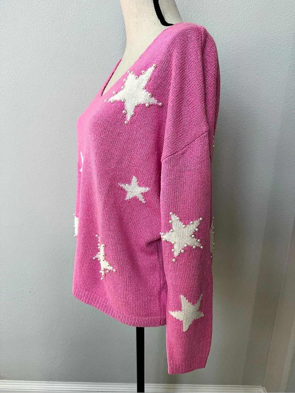 Altar’d State Star V-Neck Sweater in Pink Size Medium Like New - Picture 4 of 9